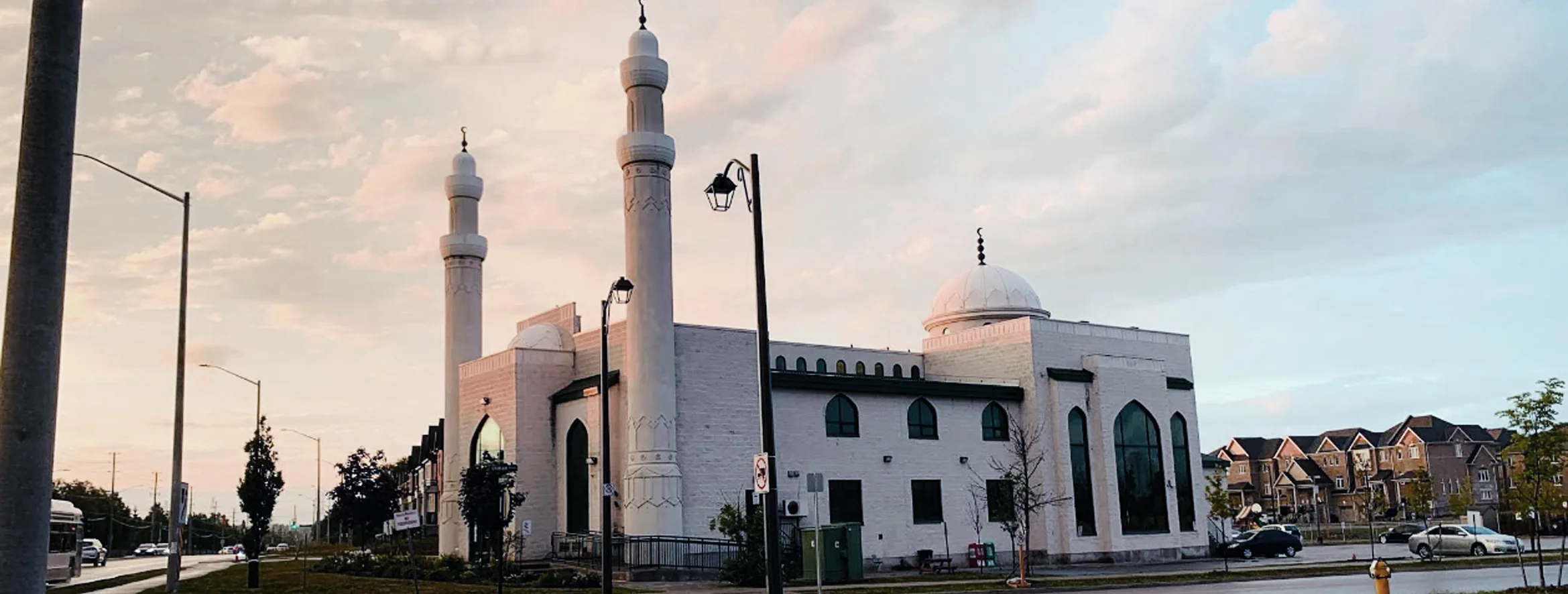 Exterior view of Masjid Usman  Pickering building